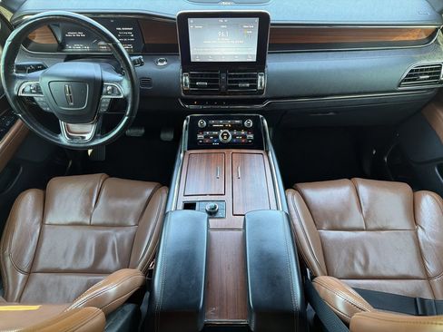 Used 2020 Lincoln Navigator Reserve AWD/4WD image 2