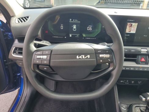 Used 2025 Kia K4 LXS image 22