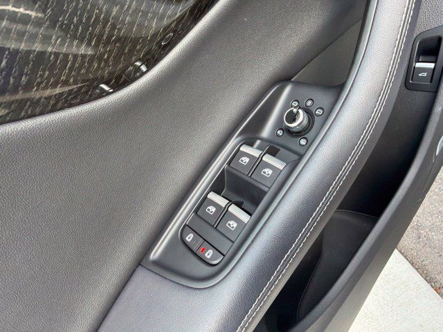 Used 2025 Audi Q7 3.0T Premium Plus AWD/4WD image 22