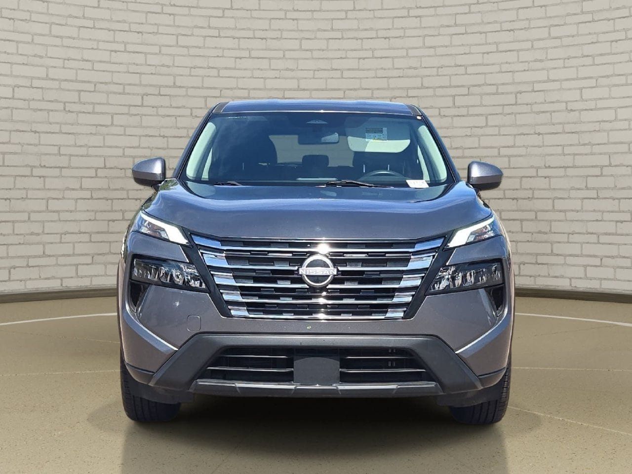 Used 2024 Nissan Rogue SV AWD/4WD image 2