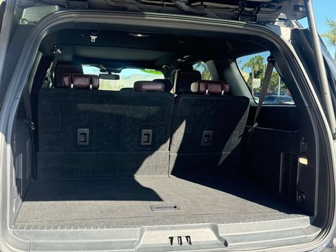 Used 2023 Ford Expedition Max Limited RWD image 6
