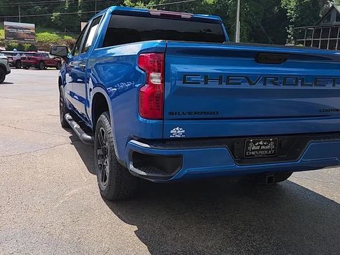 Used 2024 Chevrolet Silverado 1500 Custom w/ Turbomax Blackout Package AWD/4WD image 6
