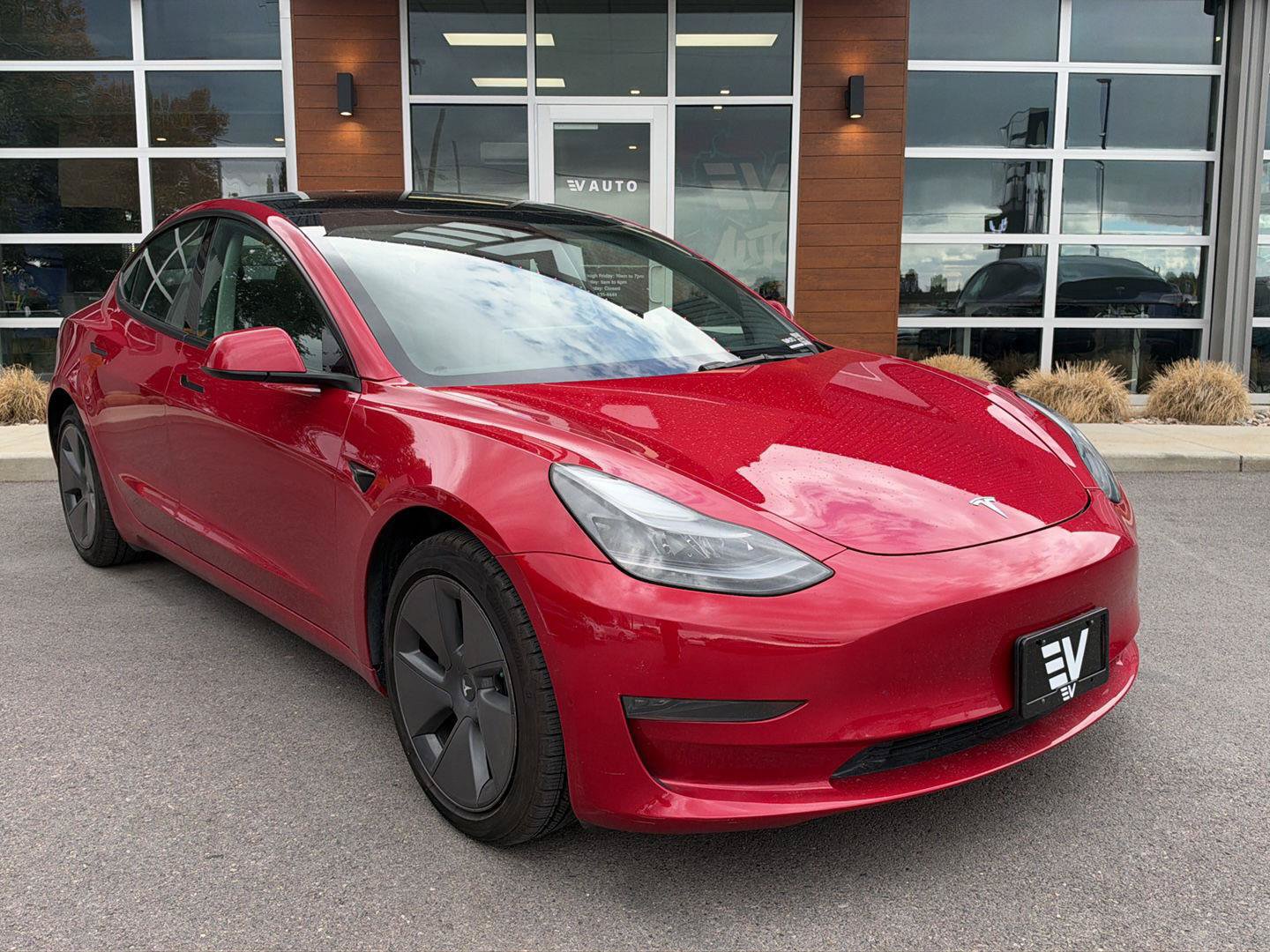 Used 2023 Tesla Model 3 Standard Range RWD image 2