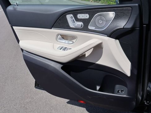 New 2026 Mercedes-Benz GLS 450 4MATIC image 37
