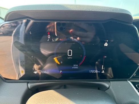 Used 2024 Chevrolet TrailBlazer LS w/ LS Convenience Package FWD image 16