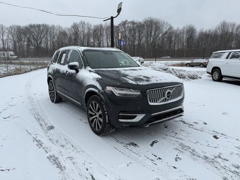 Used 2022 Volvo XC90 T6 Inscription w/ Advanced Package image 3