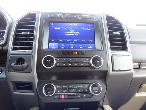 Used 2021 Ford Expedition Max XLT image 28