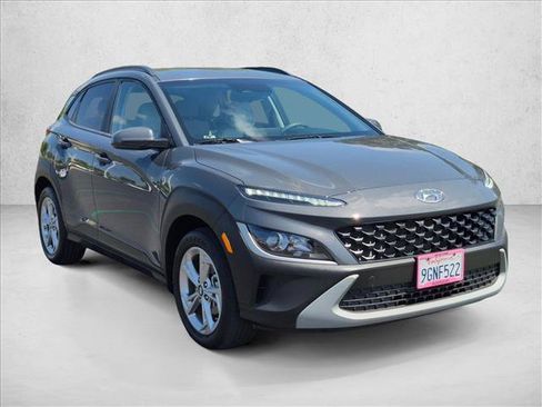 Used 2023 Hyundai Kona SEL FWD image 3