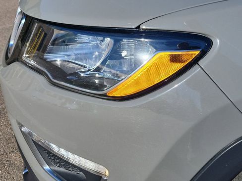 Used 2019 Jeep Compass Limited image 9