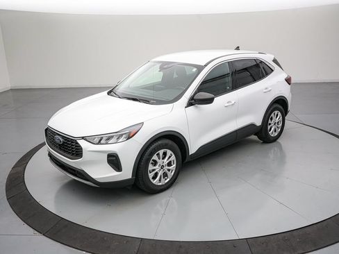 Certified 2023 Ford Escape Active AWD/4WD image 8