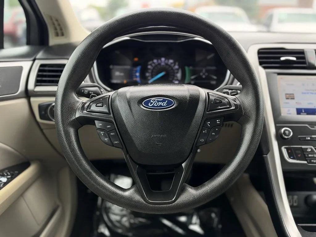 Used 2020 Ford Fusion SE AWD/4WD image 14
