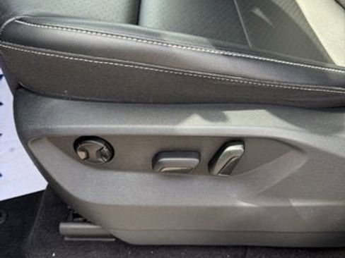 Certified 2022 Volkswagen Atlas SE image 18