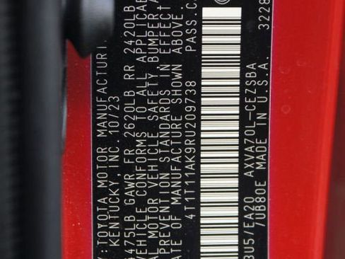 Used 2024 Toyota Camry SE image 25