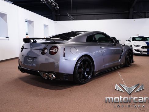 Used 2014 Nissan GT-R Black Edition image 7