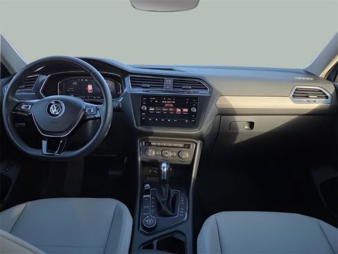 Used 2020 Volkswagen Tiguan SEL image 17