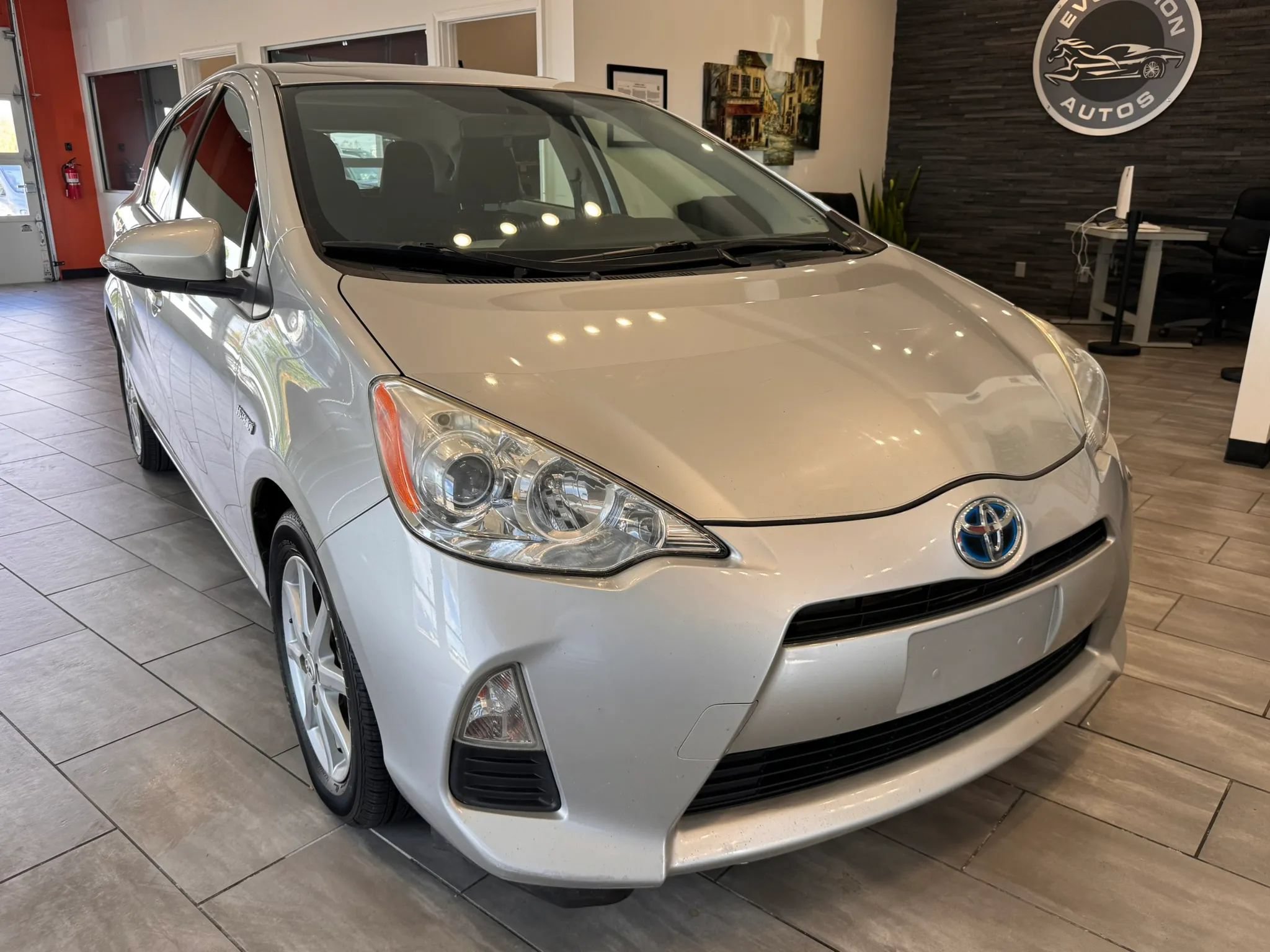Used 2012 Toyota Prius C Three FWD image 3