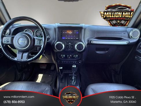 Used 2015 Jeep Wrangler Unlimited Sahara w/ Connectivity Group AWD/4WD image 3