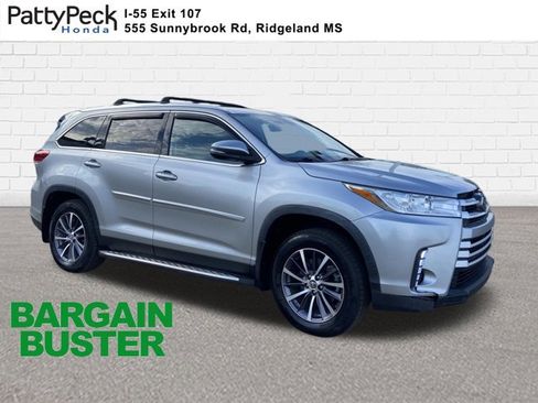 Used 2019 Toyota Highlander XLE image 1