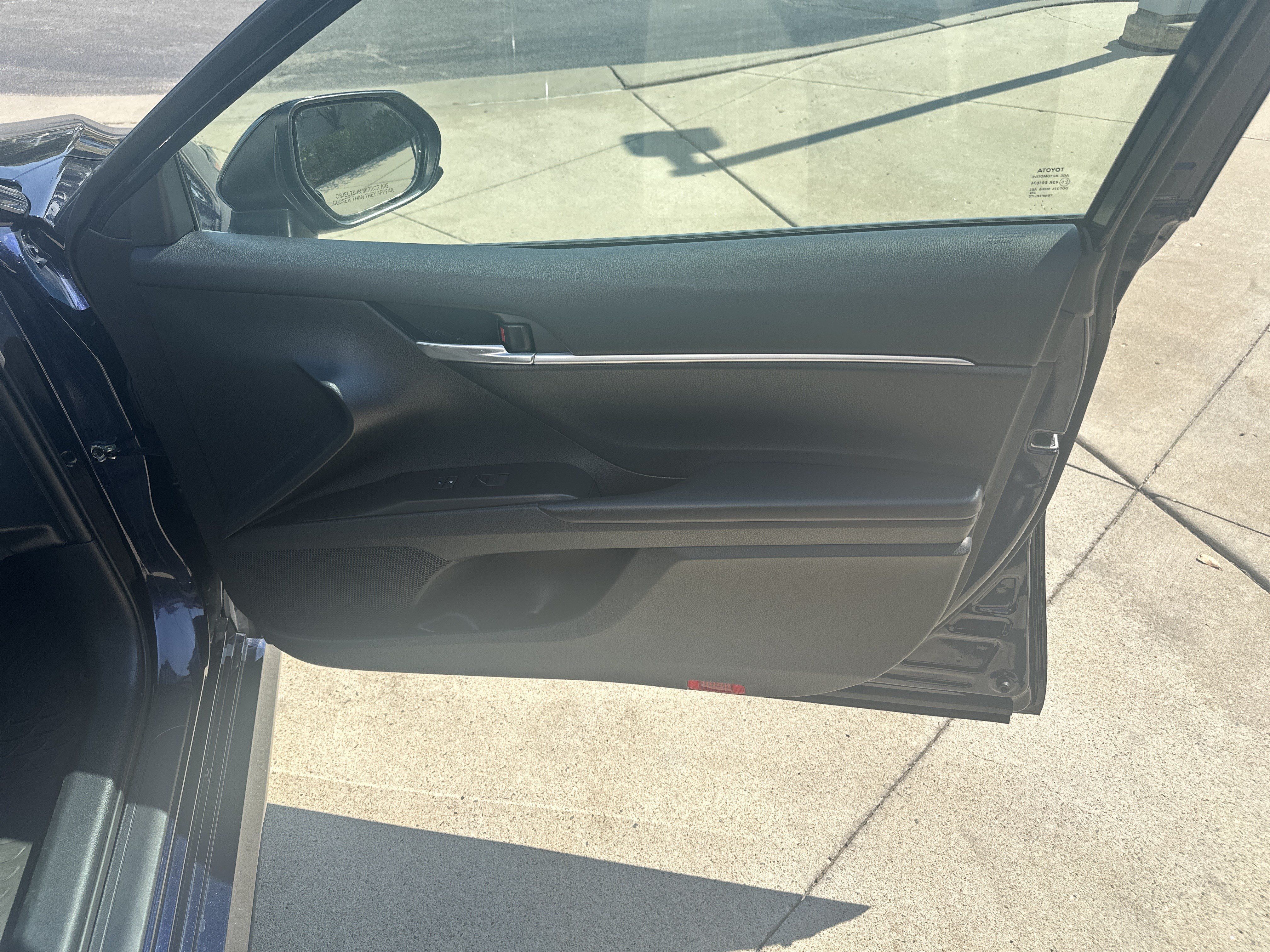 Used 2022 Toyota Camry LE FWD image 28