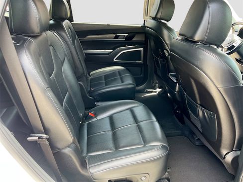 Used 2022 Kia Telluride EX w/ EX Premium Package image 27