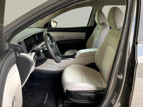 Used 2025 Hyundai Tucson SE FWD image 20