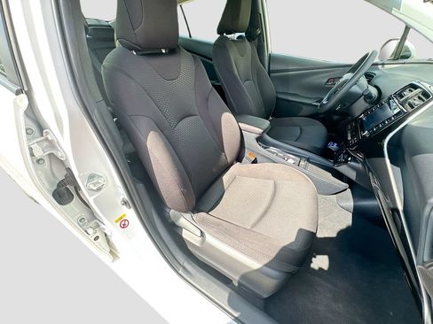 Used 2022 Toyota Prius LE FWD image 32