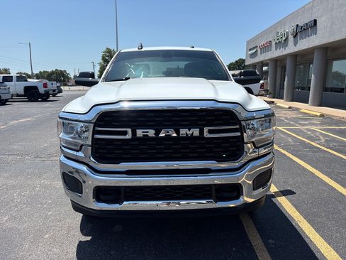 Used 2022 RAM 2500 Big Horn AWD/4WD image 2