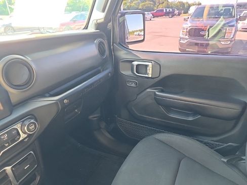 Used 2019 Jeep Wrangler Unlimited Sport S AWD/4WD image 18