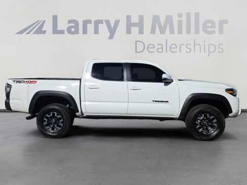 Used 2023 Toyota Tacoma TRD Off-Road image 6