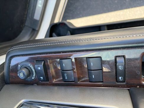 Used 2016 Ford Expedition Max Platinum AWD/4WD image 9