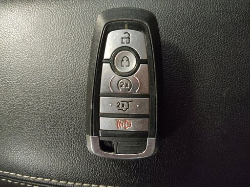 Used 2022 Ford Escape SE w/ Convenience Package image 32