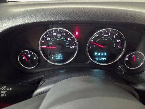 Used 2013 Jeep Wrangler Unlimited Sahara w/ Connectivity Group AWD/4WD image 16