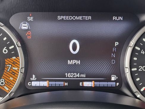 Used 2022 Jeep Renegade Trailhawk w/ Trailer Tow Group AWD/4WD image 30