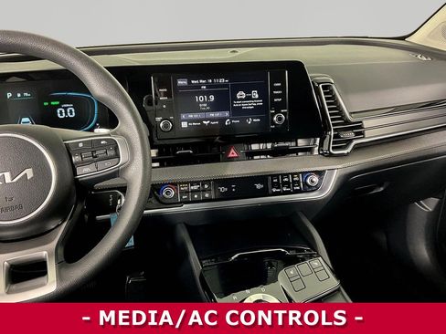 Used 2025 Kia Sportage LX image 10