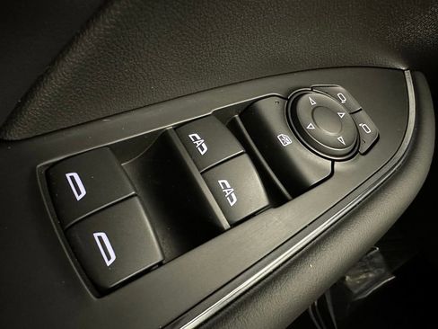 Used 2023 Buick Envision Essence FWD image 33