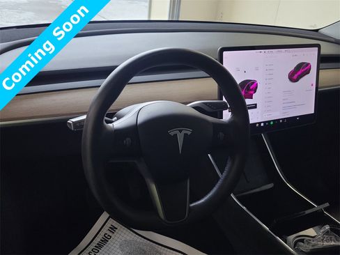 Used 2021 Tesla Model Y Long Range image 8