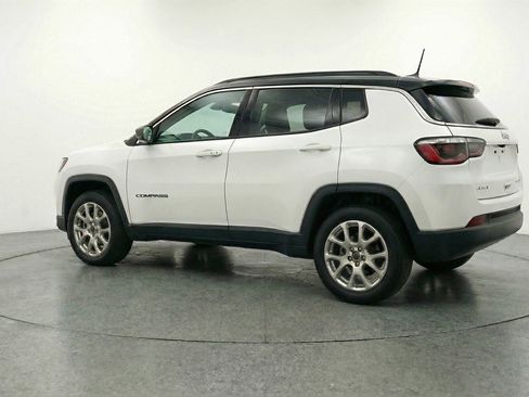 Used 2025 Jeep Compass Limited image 6