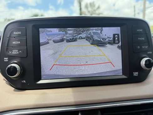 Used 2019 Hyundai Santa Fe SEL FWD image 20