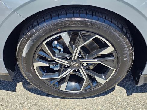 Certified 2025 Hyundai Sonata SEL AWD/4WD image 10