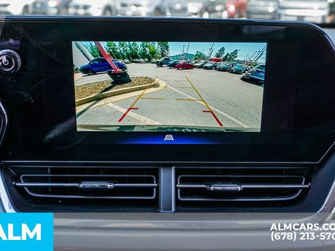 Used 2025 Chevrolet Trax LT FWD image 34