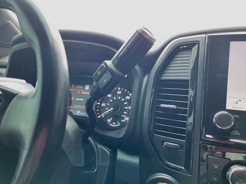 Used 2021 Nissan Titan PRO-4X w/ Pro-4x Convenience Package AWD/4WD image 17