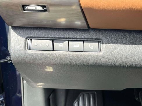Used 2024 Nissan Pathfinder Platinum w/ Cargo Package AWD/4WD image 30