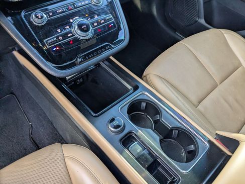 Used 2022 Lincoln Corsair Reserve image 19