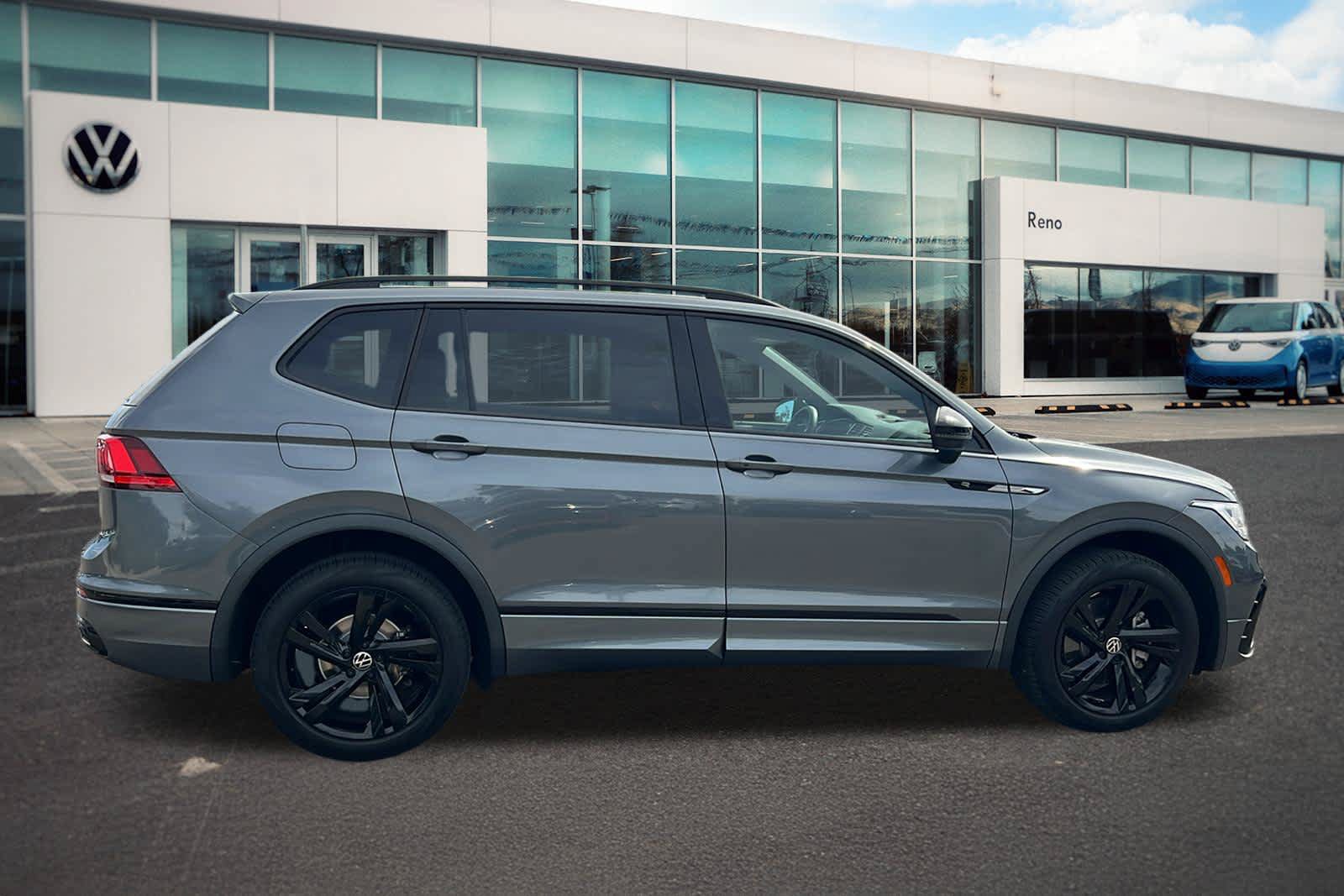 Certified 2023 Volkswagen Tiguan SE R-Line FWD image 4