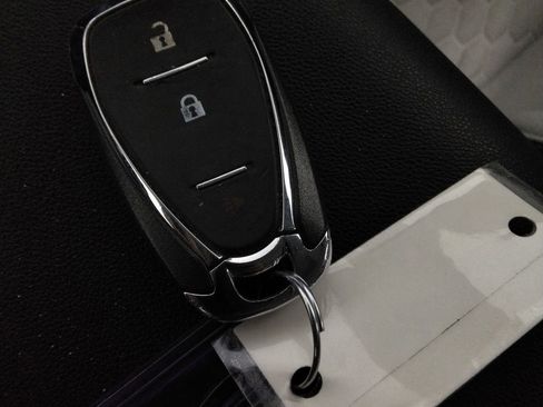 Used 2020 Chevrolet Equinox LS image 43