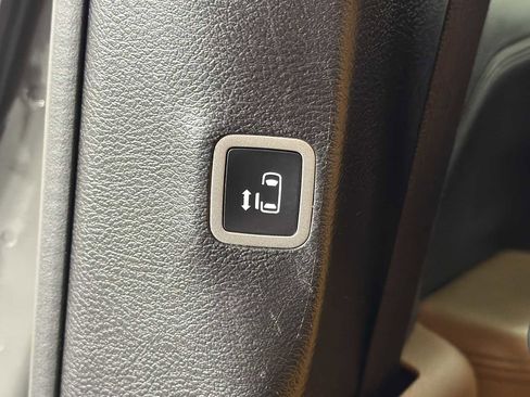 Used 2021 Chrysler Pacifica Pinnacle image 44