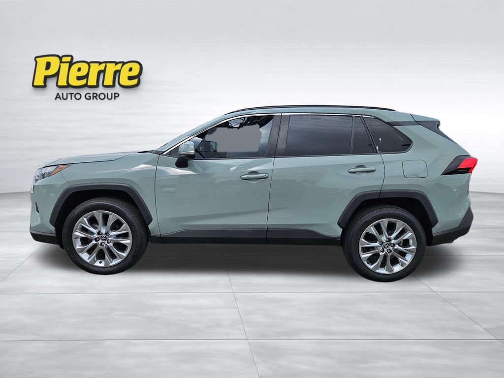 Used 2022 Toyota RAV4 XLE Premium FWD image 2