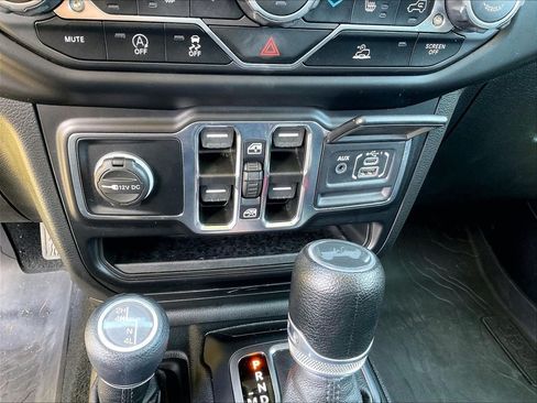 Used 2022 Jeep Wrangler Unlimited Sport AWD/4WD image 12