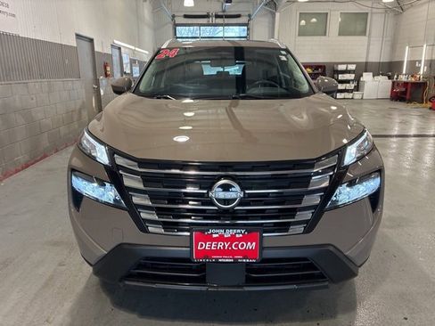 Certified 2024 Nissan Rogue SV w/ SV Premium Package image 8