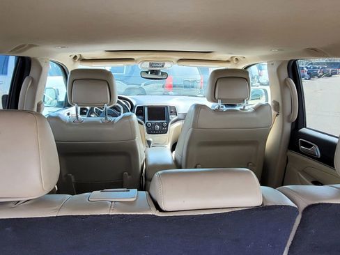 Used 2017 Jeep Grand Cherokee Limited image 4